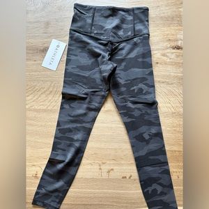 Athleta Elation 7/8 Legging - XS - NWT - Camo